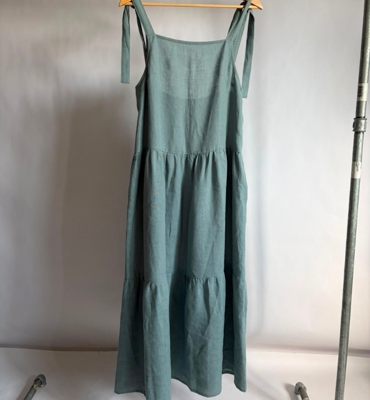 Vestito in lino lunghezza midi