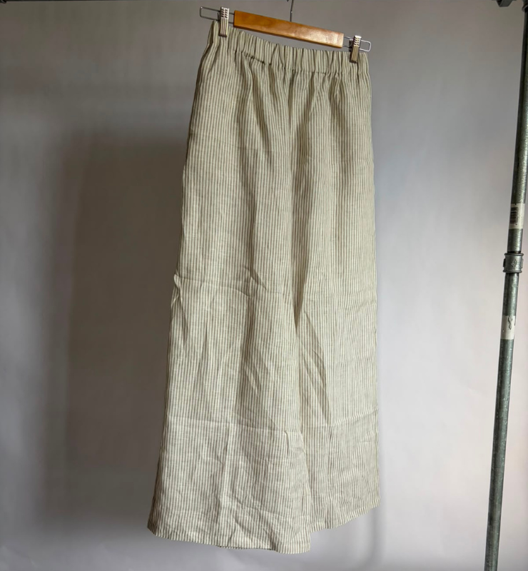 Pantalone ampio in 100% lino lunghezza caviglia