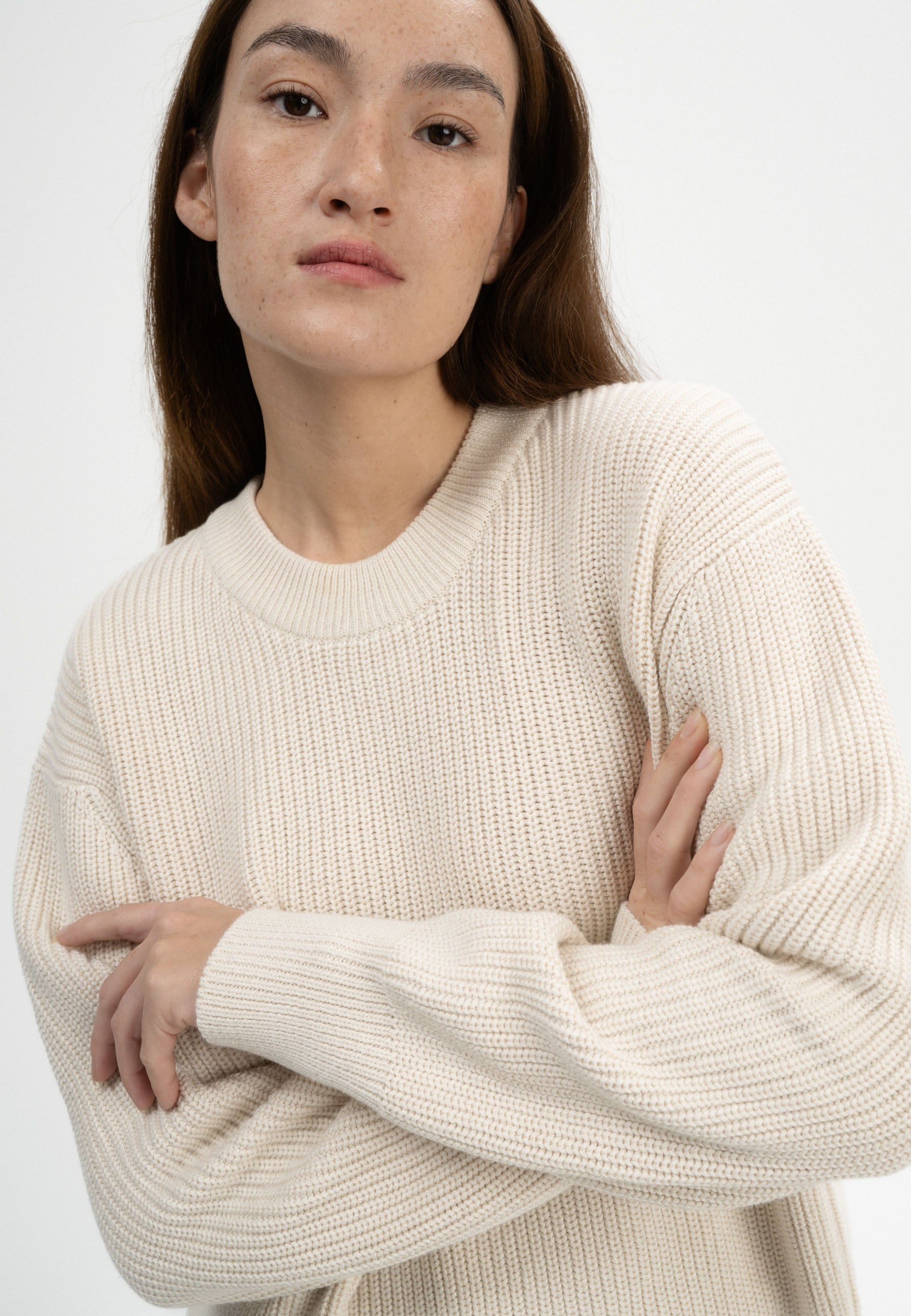 Maglione girocollo a costine in 100% caldo cotone organico