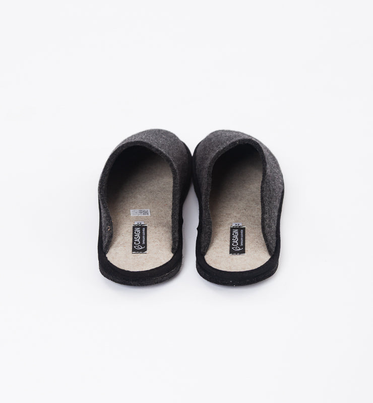 Recycled wool felt slippers