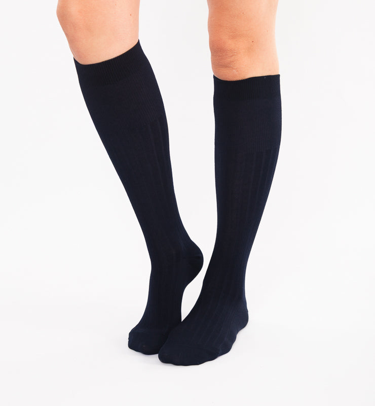 Calzini lunghi ecologici in eucalipto a costine, confortevoli e sostenibili