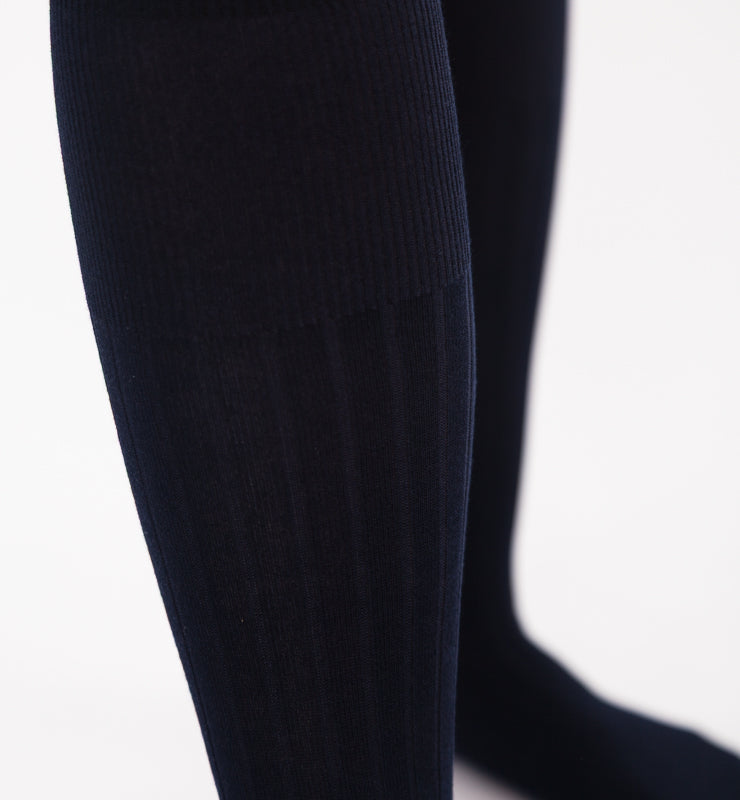 Calzini lunghi ecologici in eucalipto a costine, confortevoli e sostenibili