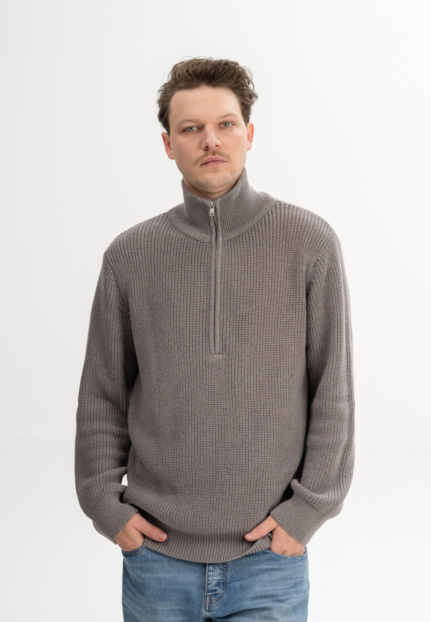 Maglione Uomo in Cotone Biologico GOTS – Collo Alto e Zip