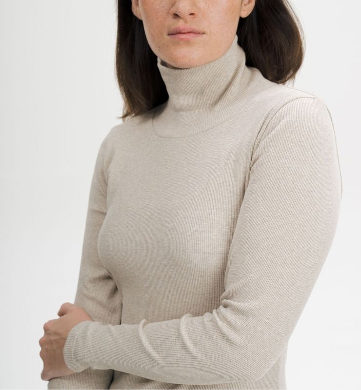Maglia a collo alto in cotone biologico