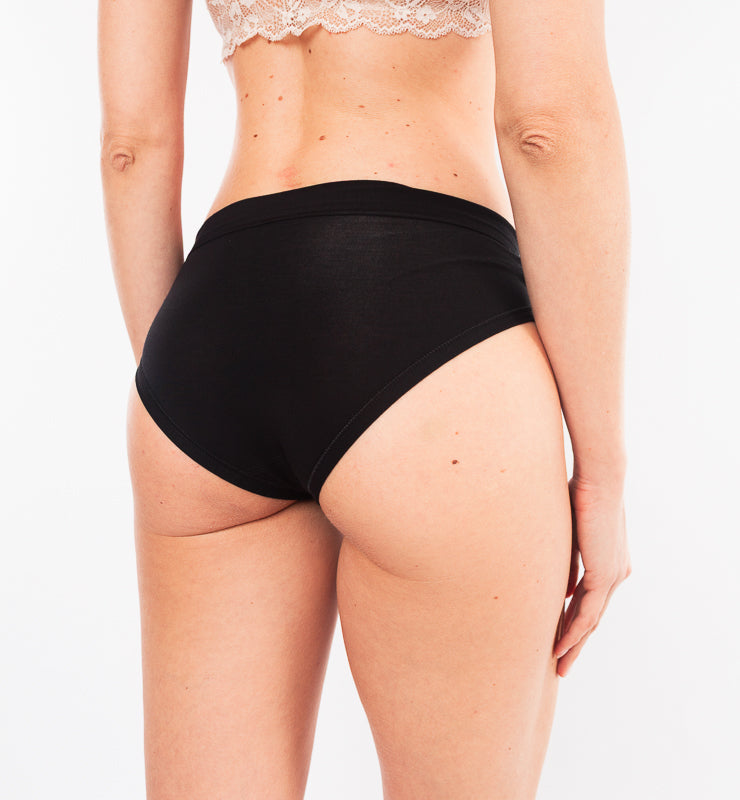 Classic briefs in natural fabric