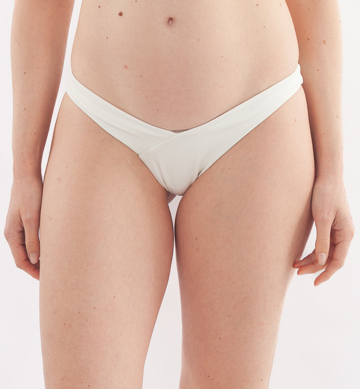 Brasilianischer Öko-Bikini-Slip aus regeneriertem ECONYL®-Nylon 