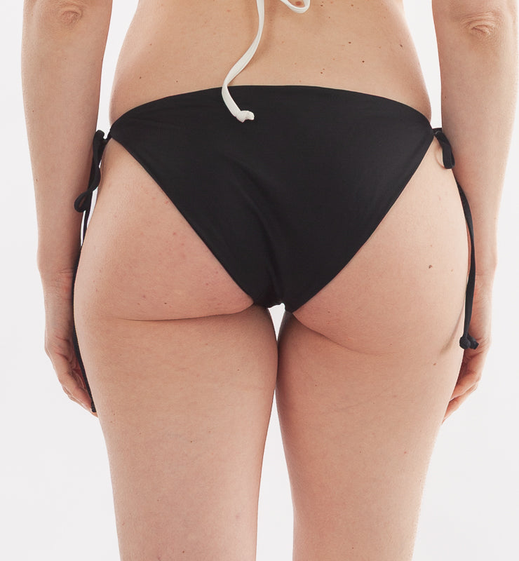 Brasilianischer Öko-Bikini-Slip aus regeneriertem ECONYL®-Nylon 