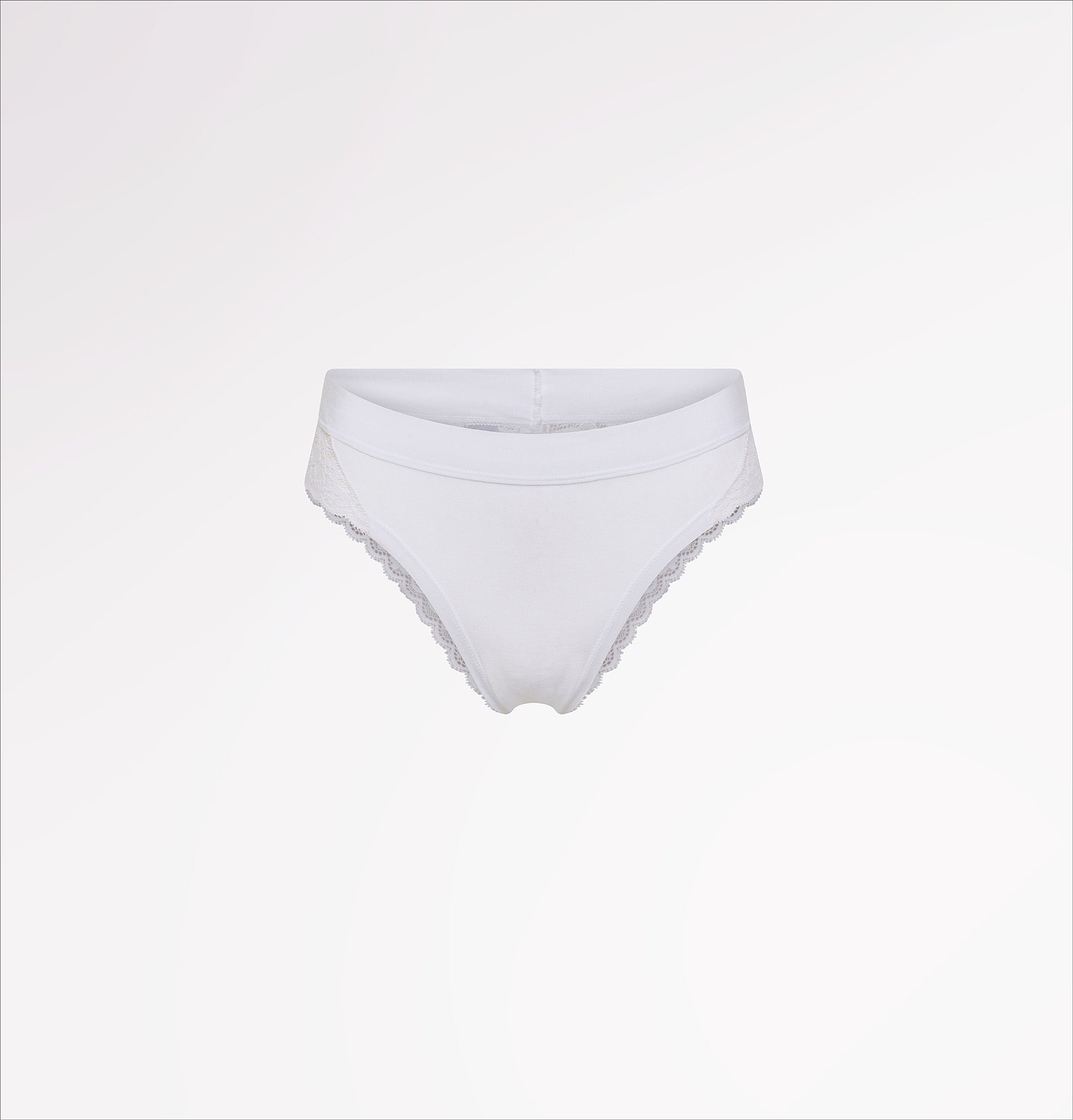 Brazilian briefs in natural fabric and lace